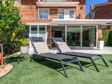 Casa pareada en venta en Alella. Vivir en el auténtico corazón de Alella. Casas pareadas.
