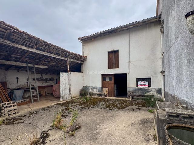 Casa pareada en venta en Alfoz de Lloredo. CASA PAREADA CON PATIO PARA REFORMAR. Casas pareadas Alfoz de.