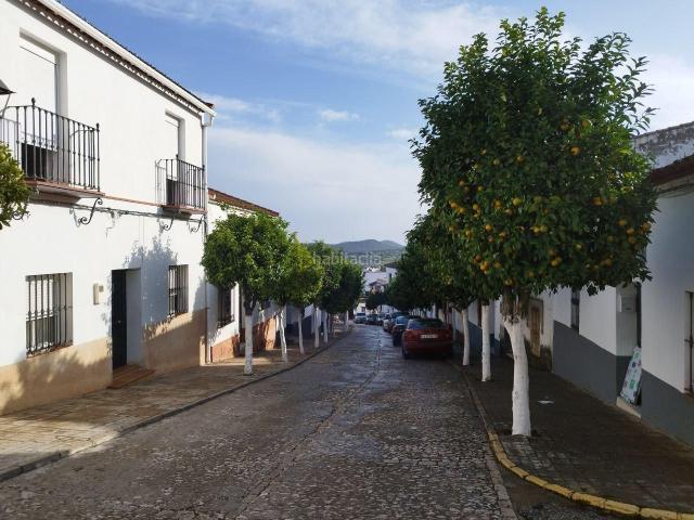 Casa pareada en venta en Almadén de la Plata. Casa en Almadén de la Plata, sierra Norte de Sevilla. Casas pareadas Almadén de la.