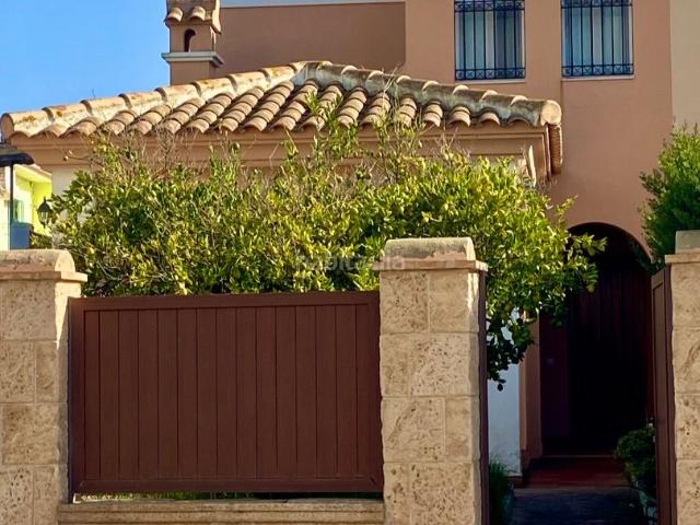 Casa pareada en venta en Almonte, Caño Guerrero. Casa pareada a 200 metros de la playa de Matalascañas. Casas pareadas.