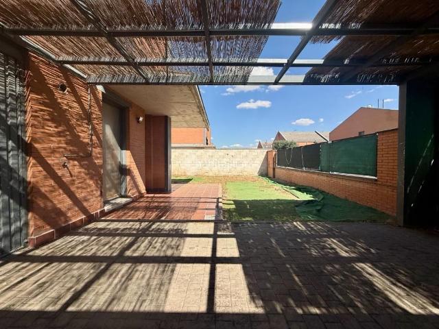 Casa pareada en venta en Alovera. Casa en venta en Alovera. Casas pareadas.