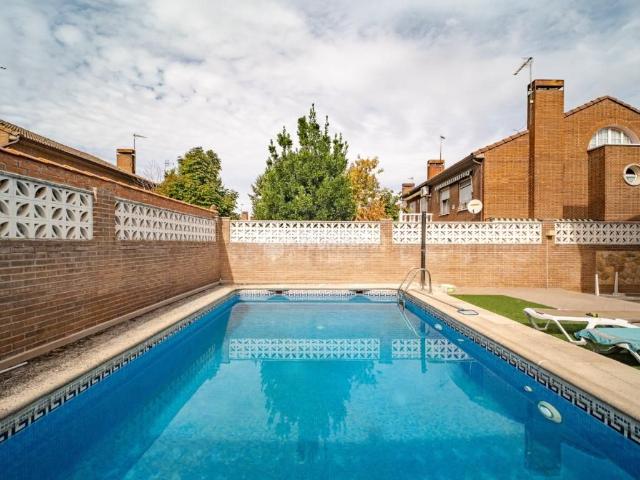 Casa pareada en venta en Arganda del Rey, La Poveda. Casa en venta en Arganda del rey. Casas pareadas Arganda del.
