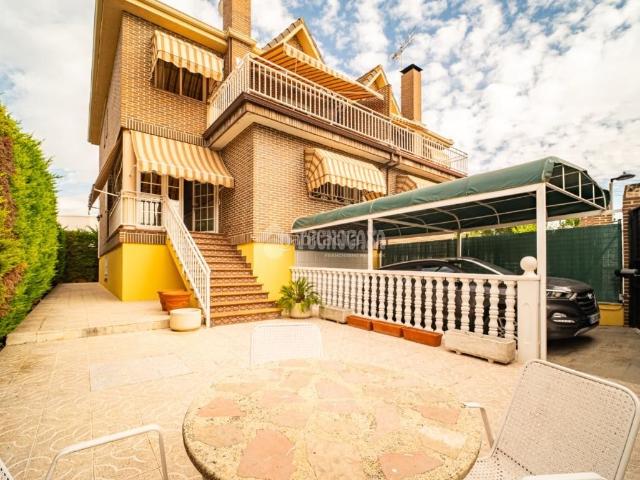 Casa pareada en venta en Arganda del Rey, Los Villares. Casa en venta en Arganda del rey. Casas pareadas Arganda del.
