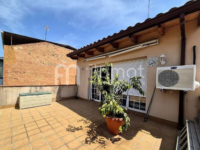 Casa pareada en venta en avenida De Matadepera, Sabadell, de 175 m² 4 habitaciones por 385.000