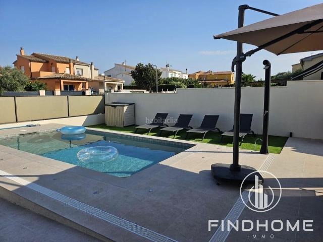 Casa pareada en venta en Avinyonet de Puigventós. Casas pareadas Avinyonet de.
