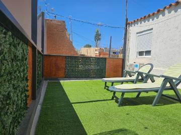 Casa pareada en venta en Badalona, La Salut. Casa con múltiples espacios independientes + parking Ideal familias o vivir y generar ingresos Badalona. Casas pareadas.