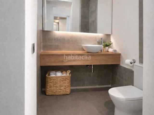 Casa pareada en venta en Badalona, Lloreda. Una oportunidad única para tener tu propia casa en Badalona. Casas pareadas.