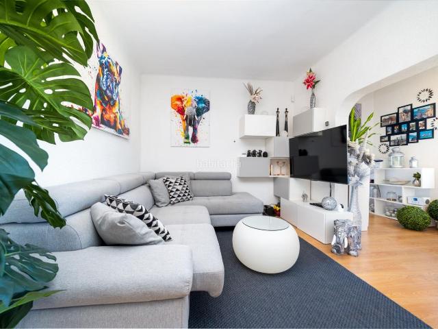 Casa pareada en venta en Baleares Calvià, Costa de la Calma. Encantadora casa pareada con jardín y terraza en Costa de la Calma. Casas pareadas.