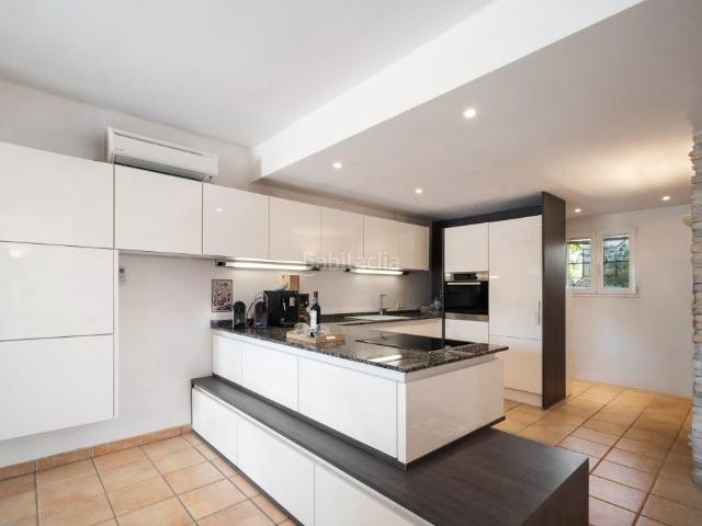 Casa pareada en venta en Baleares Andratx, Es Camp de Mar. Casa adosada en venta junto al campo de golf en Camp de Mar, suroeste de Mallorca. Casas pareadas.