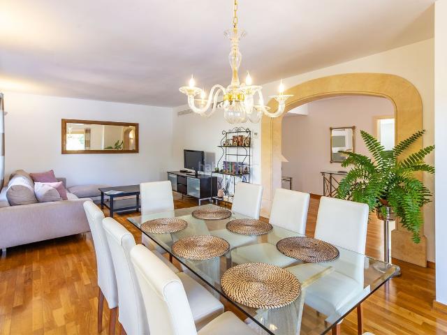 Casa pareada en venta en Baleares Llucmajor, Maioris Puig de Ros. Elegante casa adosada con piscina y jardín en Puig de Ros. Casas pareadas.