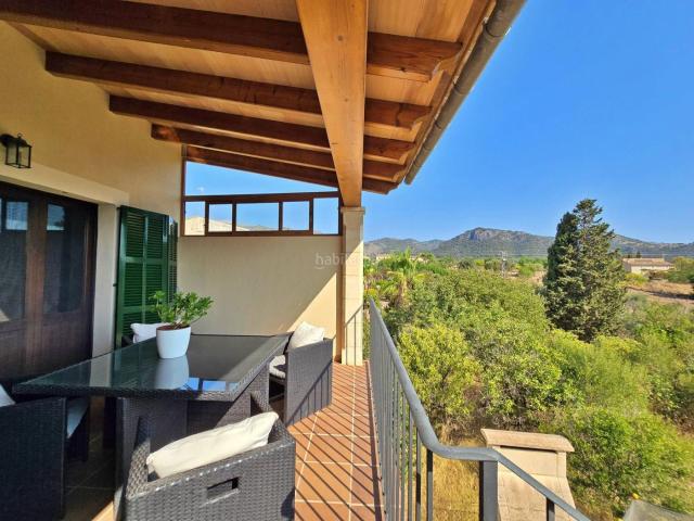 Casa pareada en venta en Baleares Selva. Casa pareada en venta en Moscari con piscina y vistas a la montaña y al mar. Casas pareadas.