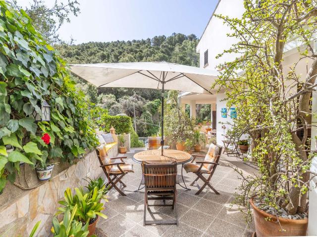 Casa pareada en venta en Baleares Pollença, Cala Sant Vicenç. Una propiedad. Dos viviendas. Potencial ilimitado cerca de Cala Sant Vicenç Ref. 10052. Casas pareadas.
