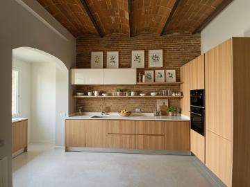 Casa pareada en venta en Barcelona, Guinardó. Vivienda de alto nivel con jardín y gran terrazasolárium privada. Casas pareadas.