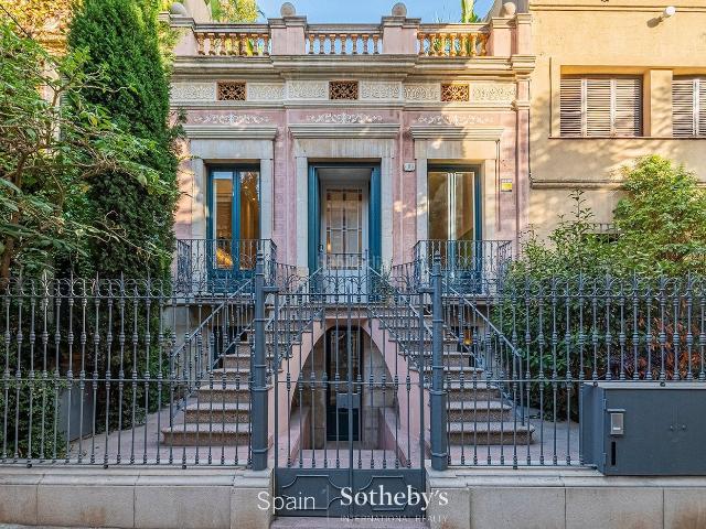 Casa pareada en venta en Barcelona, Putget Farró. Exclusiva casa de diseño en pasaje peatonal de la Zona Alta de Barcelona. Casas pareadas.