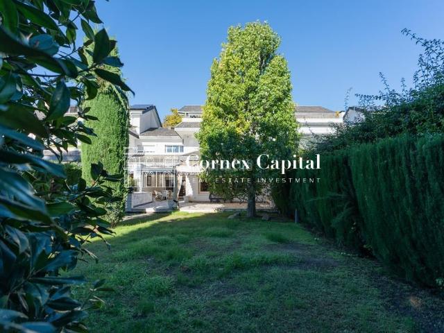 Casa pareada en venta en Barcelona, Pedralbes. Casas pareadas.
