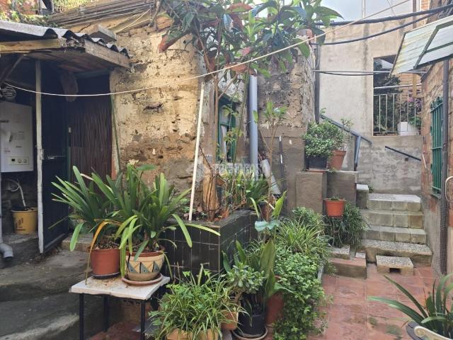 Casa pareada en venta en Barcelona, Sant Genís dels Agudells. Casa en venta en Barcelona. Casas pareadas.