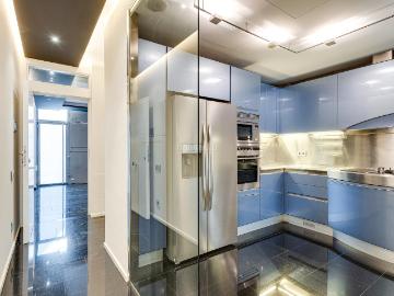 Casa pareada en venta en Barcelona, Sant Ramon Maternitat. Oasis privado de diseño en Les Corts. Casas pareadas.