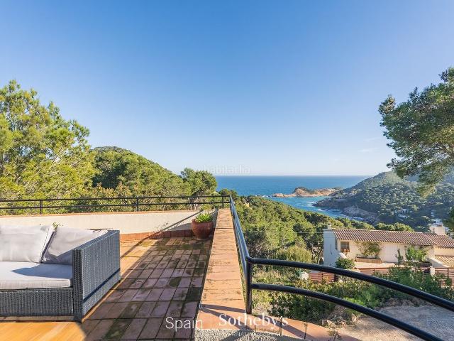 Casa pareada en venta en Begur, Aiguafreda Sa Tuna Costa Brava. Bonita casa adosada con vistas al mar en Aiguafreda, Begur. Casas pareadas.