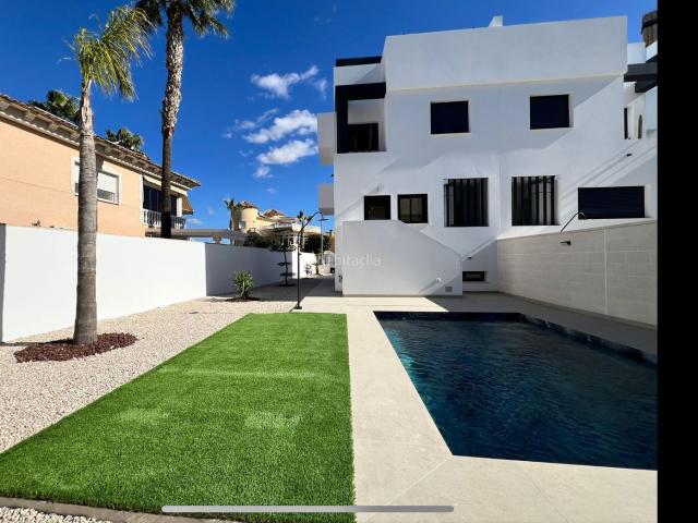 Casa pareada en venta en Benferri. Chalet pareados en construcción. Casas pareadas.