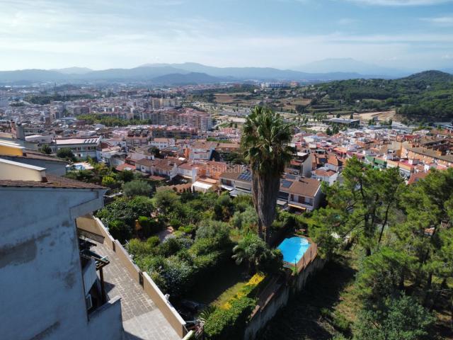 Casa pareada en venta en Blanes, Centre Costa Brava. R02546 GRAN CASA PAREADA CON APARTEMENTO INDEPENDIENTE,PISCINA Y VISTAS DESPEJADAS EN MONT FERRANT DE BLANES. Casas pareadas.