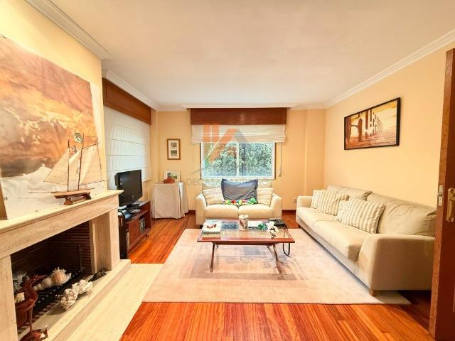 Casa pareada en venta en Brión. CHALET EN VENTA EN MONTE DEVESABRIÓN. Casas pareadas.