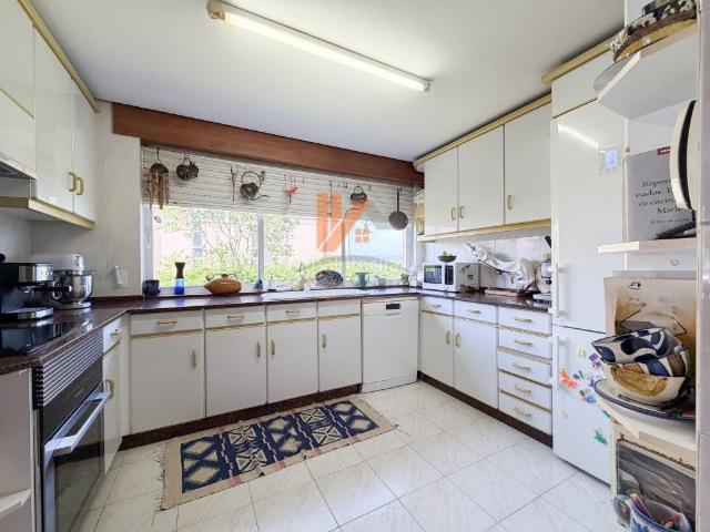 Casa pareada en venta en Brión. CHALEN EN VENTA EN URBANIZACIÓN MONTE DEVESA BRIÓN. Casas pareadas.