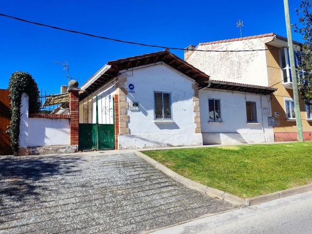 Casa pareada en venta en Burgos, Illera. CASA DE PLANTA BAJA EN ILLERA PARA REFORMAR A SU GUSTO. Casas pareadas.