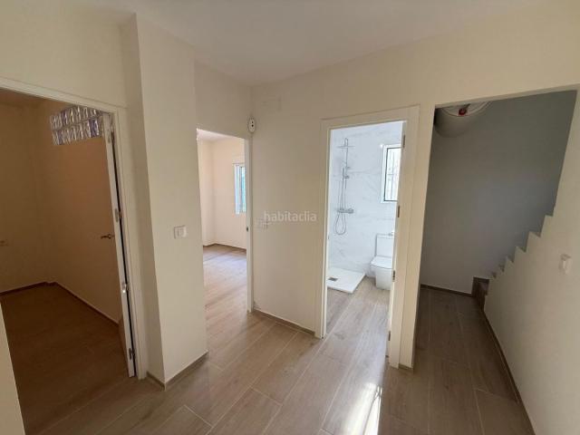Casa pareada en venta en Gandia, Plaza Elíptica República Argentina. Gandia casa pareada reformada. Casas pareadas.