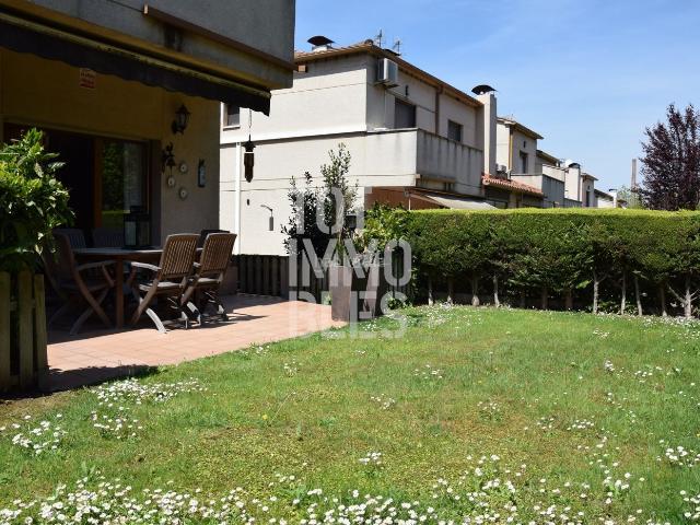 Casa pareada en venta en Girona, Palau. Casas pareadas.