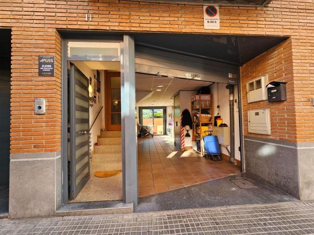 Casa pareada en venta en Granollers, Sota el cami ral. Amplia y luminosa casa céntrica en Granollers. Casas pareadas.