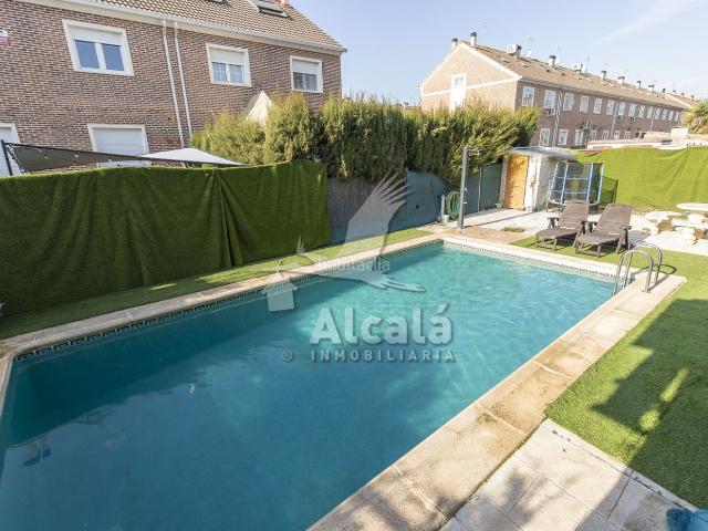 Casa pareada en venta en Azuqueca de Henares, Vallehermoso. Chalet de esquina con piscina en Vallehermoso!. Casas pareadas Azuqueca de.