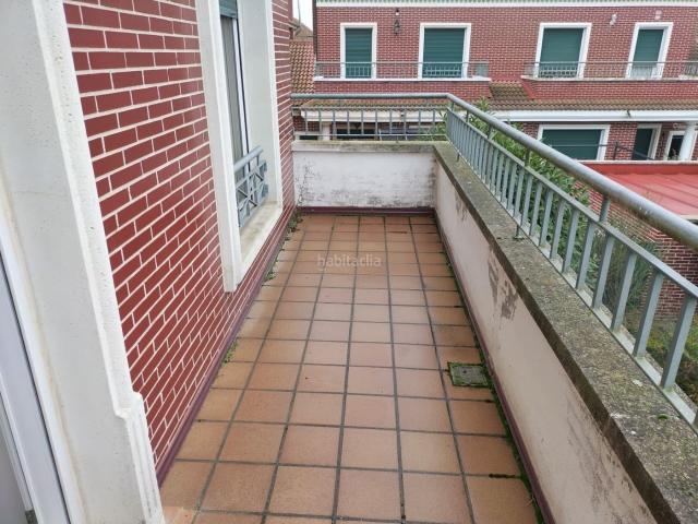 Casa pareada en venta en Grijota. MONCASA VENDE PAREADO EN URBANIZACION 2 PASOS. GRIJOTA. Casas pareadas.