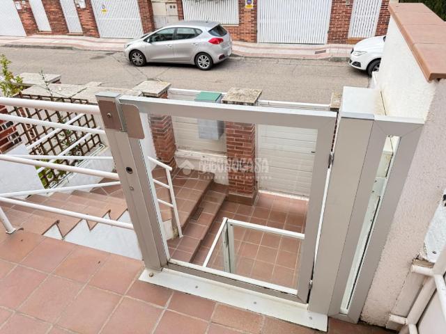 Casa pareada en venta en Guadalajara, Estación Manantiales. Casa en venta en Guadalajara. Casas pareadas.