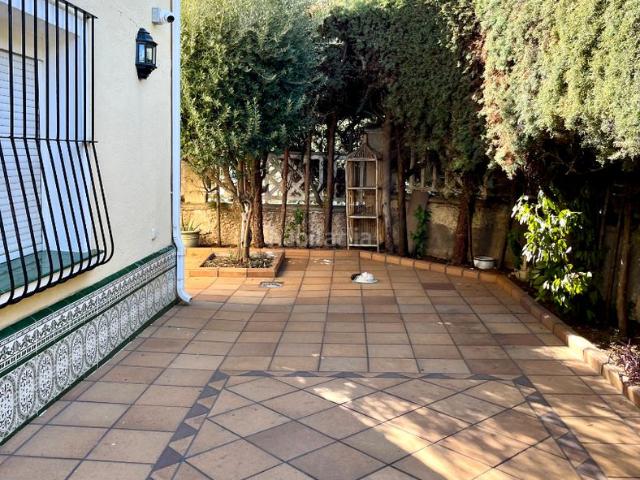 Casa pareada en venta en Guadalajara, Plan Sur Amistad. CASA ÚNICA EN EL CORAZÓN DE GUADALAJARA. Casas pareadas.