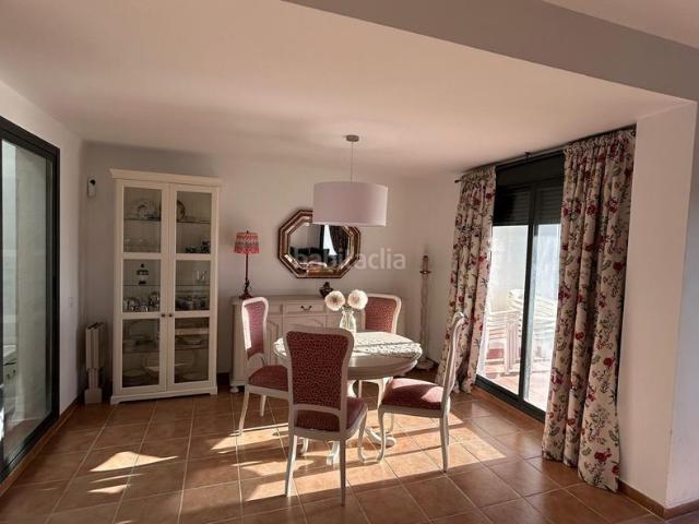 Casa pareada en venta en Guillena, Las Pajanosas. Chalet pareado a estrenar en Las Pajanosas Urbanización Altos del Golf. Casas pareadas.