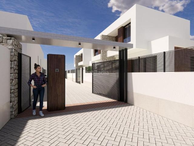 Casa pareada en venta en Dolores. Urbanización moderna en Dolores de 8 chalets semiadosados. Casas pareadas.