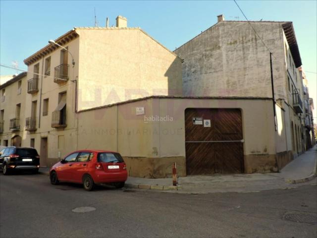 Casa pareada en venta en Ejea de los Caballeros. Casa con Encanto, Jardín y Grandes Posibilidades. Casas pareadas Ejea de los.