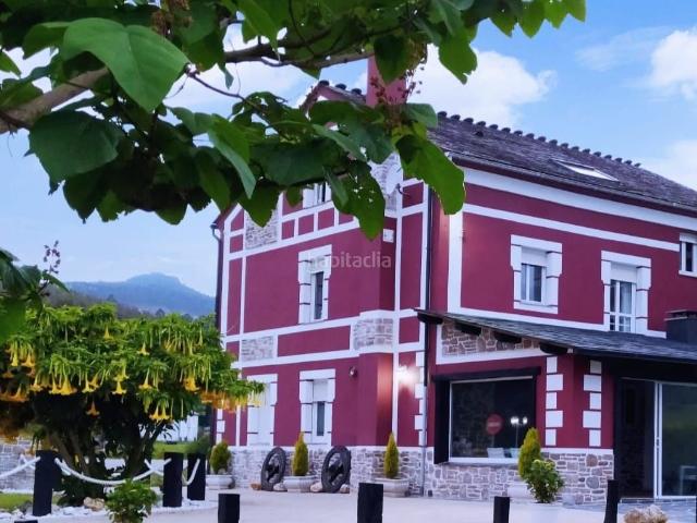 Casa pareada en venta en Foz. Propiedad exclusiva con gran terreno a 6km de Foz. Casas pareadas.