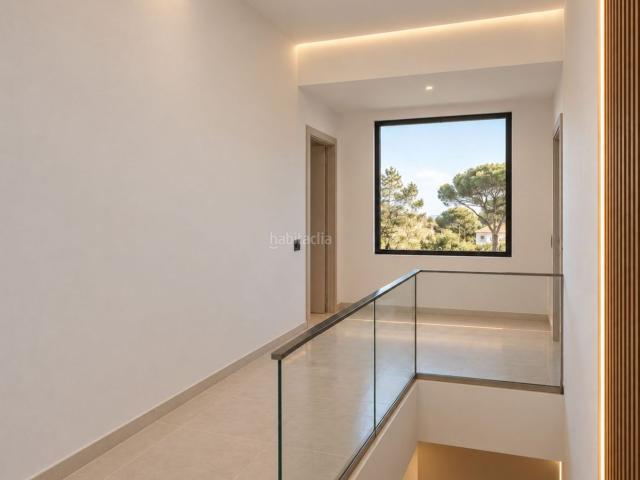 Casa pareada en venta en Font rubí. Casa pareada de 4 habitaciones, personalizable, con jardín, garaje y trastero en Font Rubí. Casas pareadas.