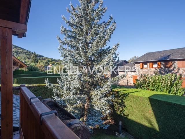 Casa pareada en venta en Fontanals de Cerdanya. Acogedora y funcional casa en Queixans. Casas pareadas Fontanals de.