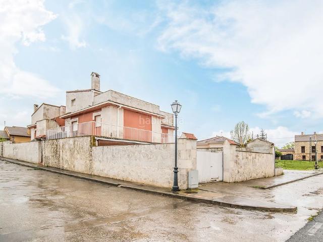 Casa pareada en venta en Fresno de la Fuente. Solvia Inmobiliaria Chalet adosado Fresno de la Fuente. Casas pareadas Fresno de la.