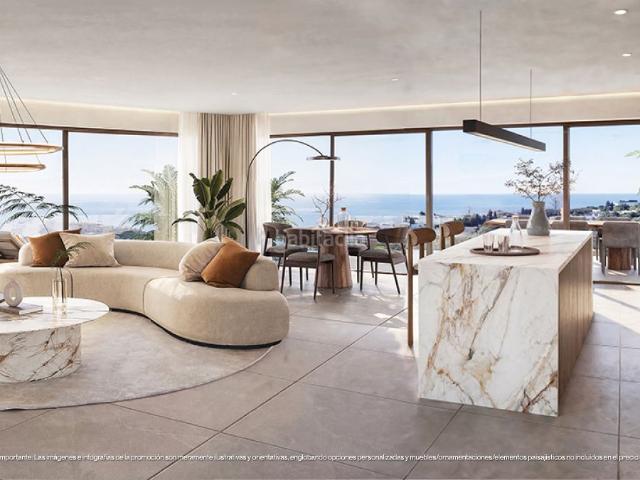 Casa pareada en venta en Fuengirola, Las Gaviotas Carvajal. Exclusivo Chalet Adosado esquina de 3 dormitorios con piscina privada. Casas pareadas.