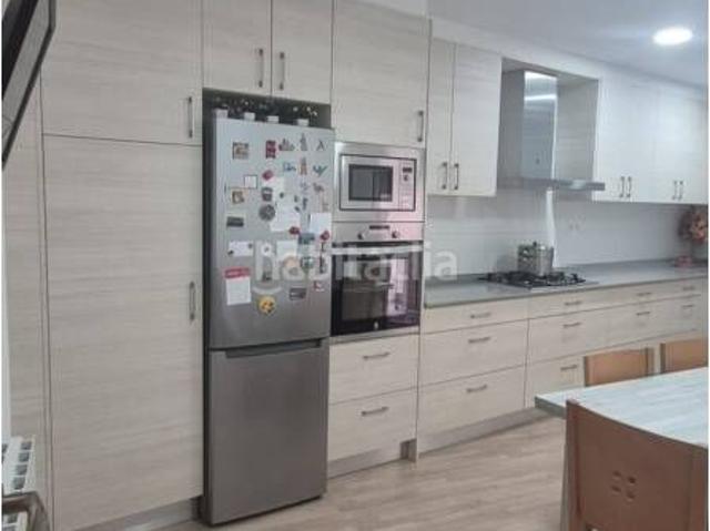 Casa pareada en venta en Hospitalet de Llobregat L´, Collblanc. Casa entre medianeras totalmente reformada a la venta en Hospitalet LLobregat Collblanc. Casas pareadas Hospitalet de Llobregat.