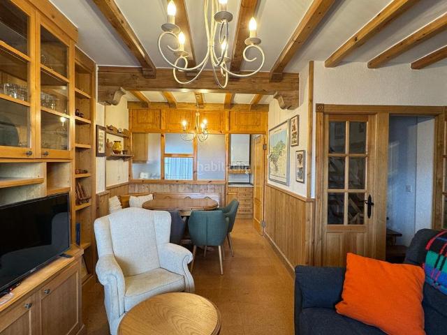 Casa pareada en venta en Hermandad de Campoo de Suso. CHALET PAREADO DE 5 DORMITORIOS EN LA ESTACIÓN INVERNAL DE ALTO CAMPOO. Casas pareadas Hermandad de Campoo de.