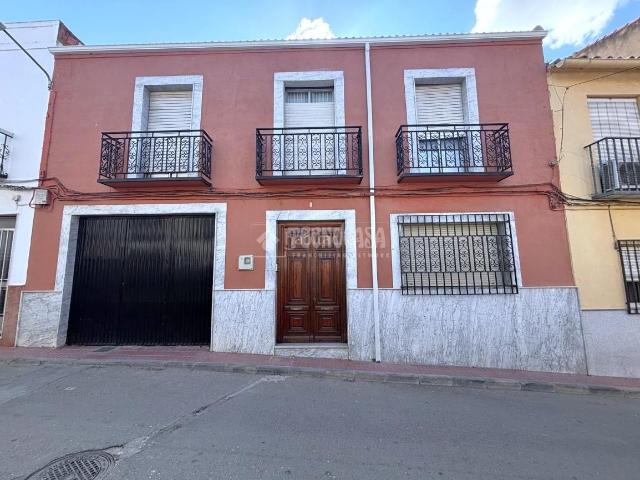 Casa pareada en venta en Jódar. Casa en venta en Jódar. Casas pareadas.