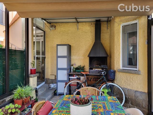 Casa pareada en venta en Olot. Casas pareadas.