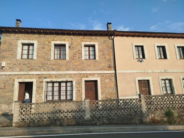 Casa pareada en venta en Oviedo, San Claudio Trubia Las Caldas. Particular vende dos casas adosadas en Perlavia, concejo de Oviedo. Casas pareadas.