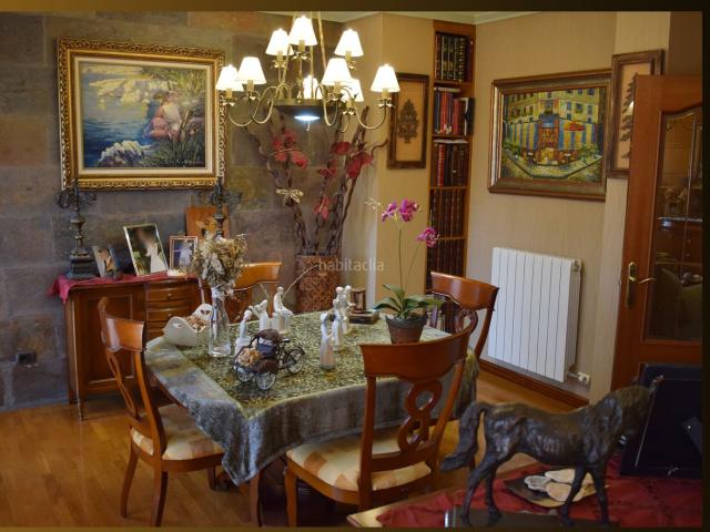 Casa pareada en venta en Lardero.. Casas pareadas.