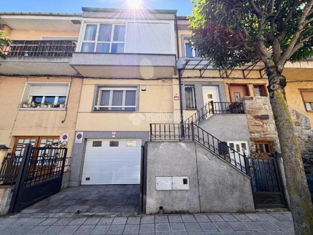 Casa pareada en venta en León, El Ejido Santa Ana. Casa en venta en León. Casas pareadas.