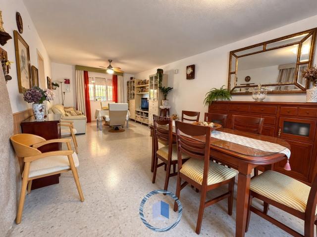 Casa pareada en venta en Montequinto, Avenida de Europa. Chalet pareado en venta en Zona Avenida de Europa. Casas pareadas.